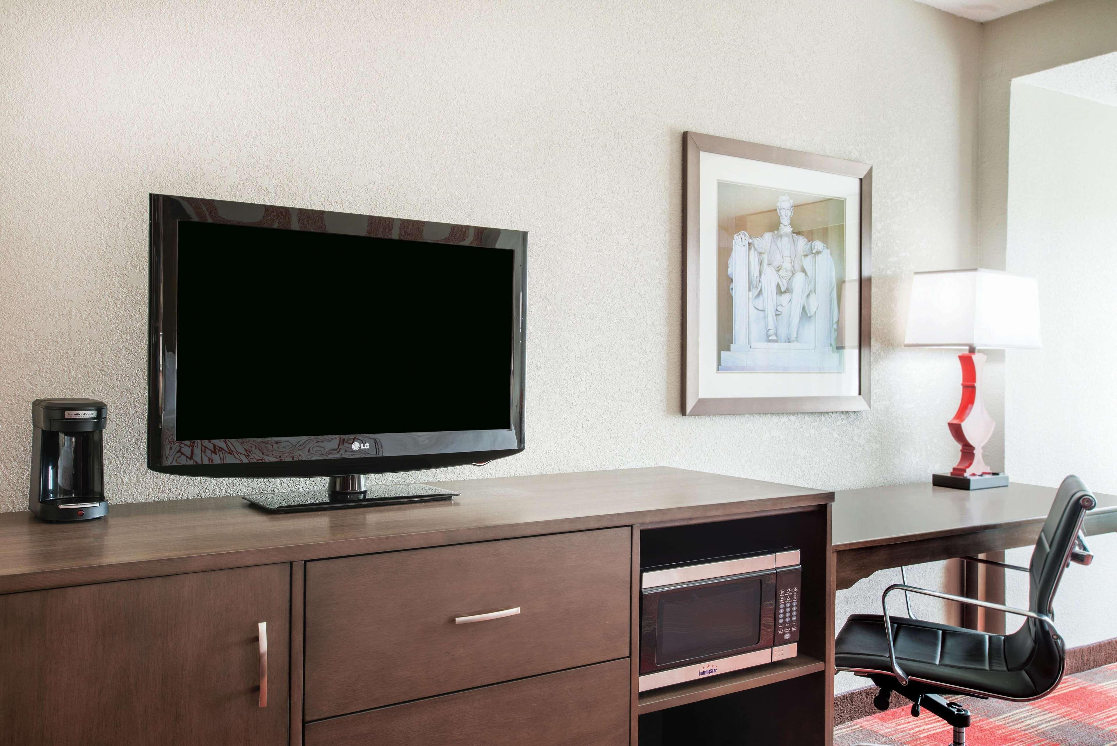 La Quinta Inn & Suites By Wyndham Dc Metro Capital Beltway Capitol Heights Εξωτερικό φωτογραφία