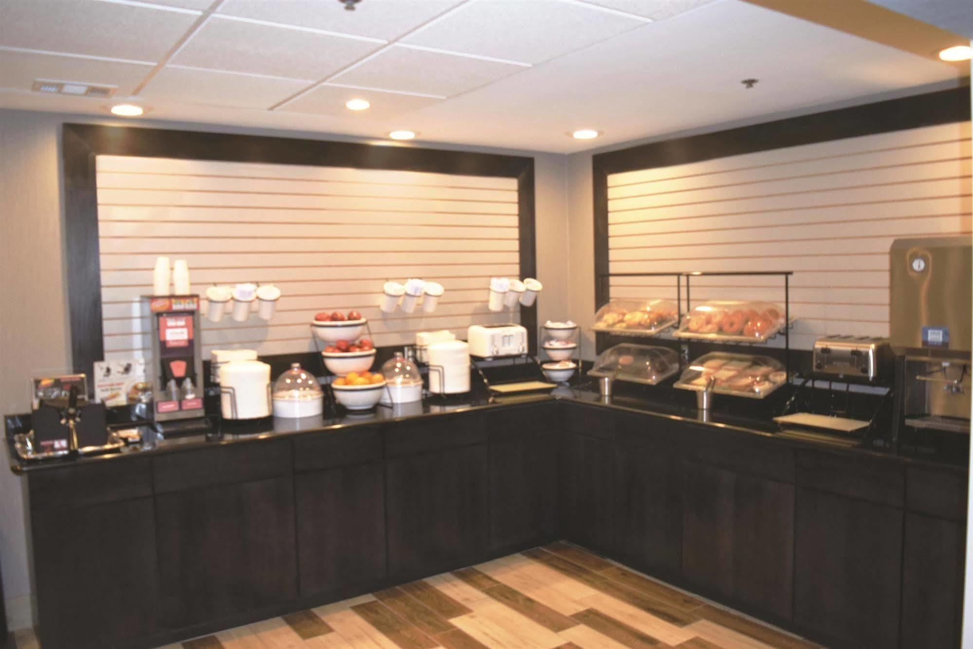 La Quinta Inn & Suites By Wyndham Dc Metro Capital Beltway Capitol Heights Εξωτερικό φωτογραφία
